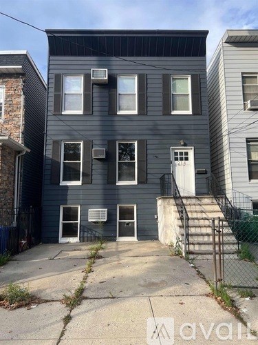 214 North Street 3 Beds Apartment for Rent