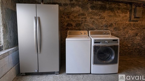 1689 Main Street 3 Beds Apartment for Rent