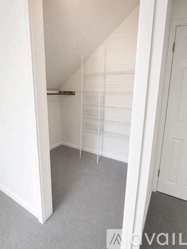 1689 Main Street 3 Beds Single Family Home for Rent - Photo gallery 5