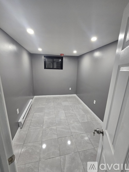 East 54th Street 3 Beds Apartment for Rent - Photo gallery 5