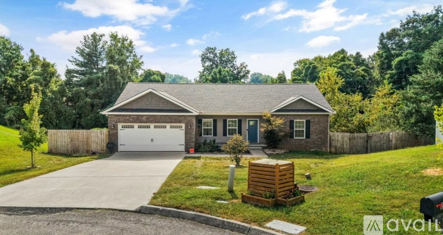2000 Country Brook Lane 3 Beds Single Family Home for Rent - Photo gallery 1