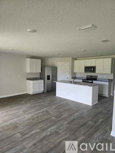 14651 Dayton Circle 4 Beds Single Family Home for Rent - Photo gallery 2