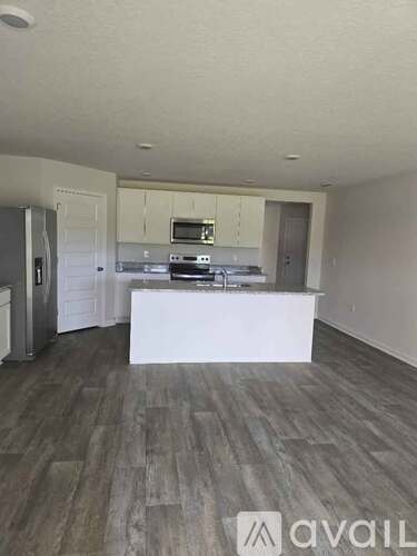 14651 Dayton Circle 4 Beds Single Family Home for Rent - Photo gallery 3