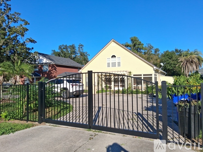 935 Anna Avenue 5 Beds Single Family Home for Rent - Photo gallery 1