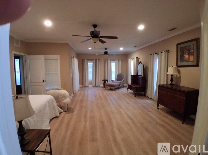 935 Anna Avenue 5 Beds Single Family Home for Rent - Photo gallery 5
