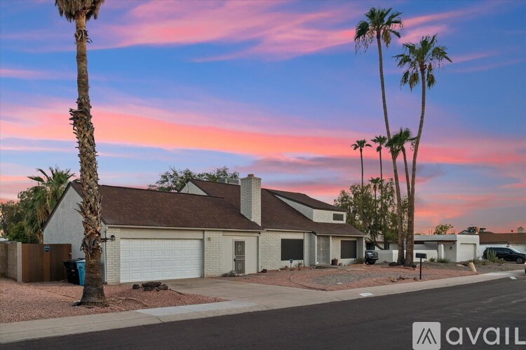 3017 West Sahuaro Drive 5 Beds Single Family Home for Rent - Photo gallery 1