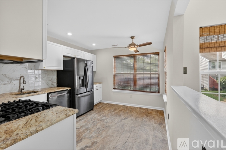 22 Victoria Circle 2 Beds Townhouse for Rent - Photo gallery 3