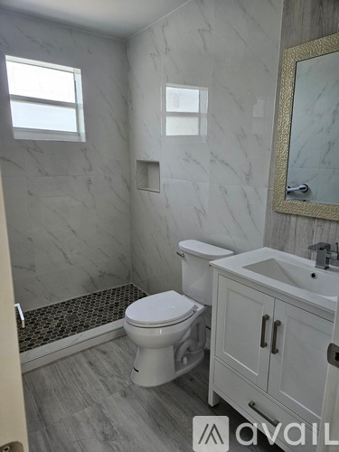 2485 Northwest 61st Street 2 Beds Single Family Home for Rent - Photo gallery 2