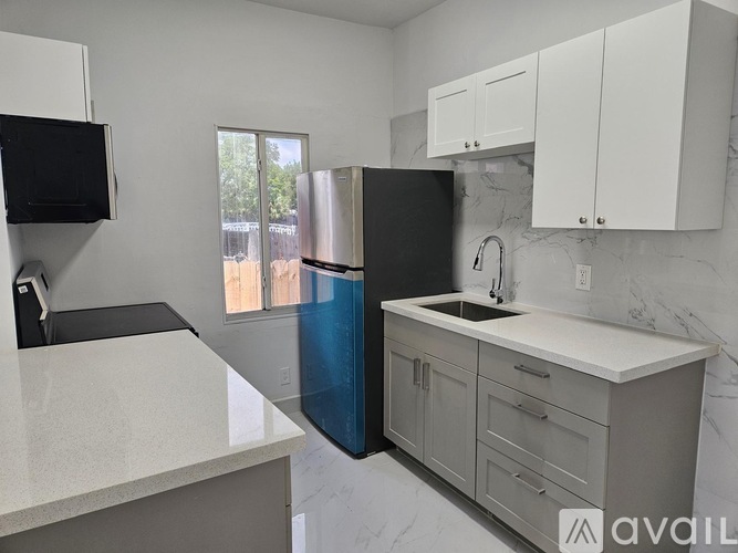 2485 Northwest 61st Street 2 Beds Single Family Home for Rent - Photo gallery 5