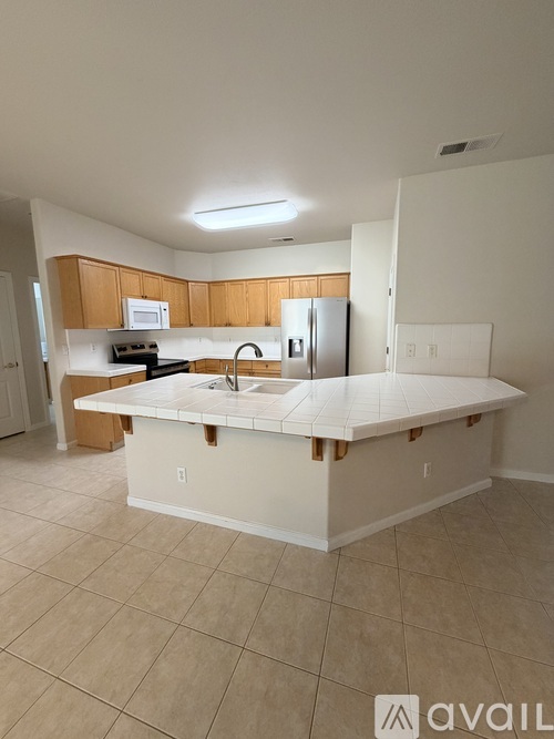 1033 North Karen Avenue 4 Beds Single Family Home for Rent - Photo gallery 1
