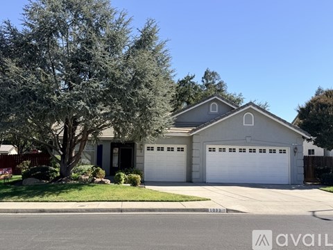 1033 North Karen Avenue 4 Beds Apartment for Rent