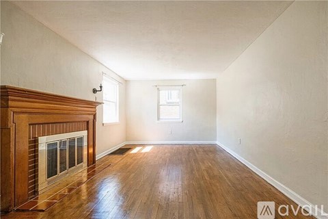 36 Hempstead Avenue 3 Beds Apartment for Rent
