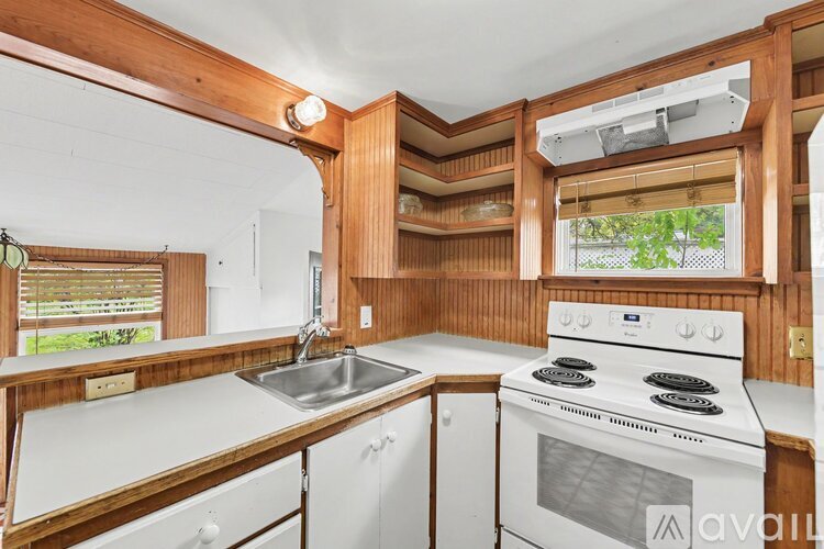 623 West Eighth Street 2 Beds Single Family Home for Rent - Photo gallery 3