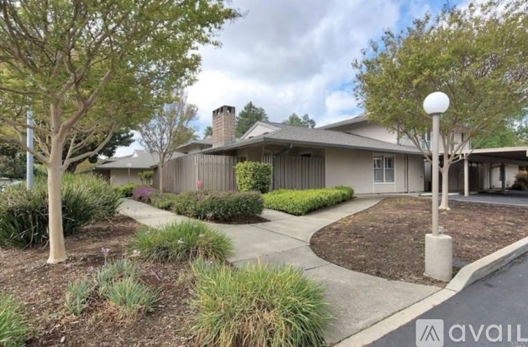 101 Roundtree Boulevard 3 Beds Townhouse for Rent - Photo gallery 1