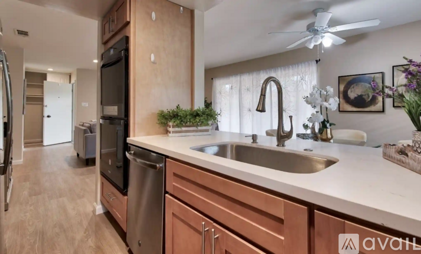 101 Roundtree Boulevard 3 Beds Townhouse for Rent - Photo gallery 4