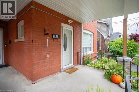 234 SHERIDAN Street Unit# Upper 2 Beds Apartment for Rent