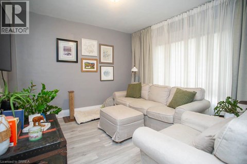 234 SHERIDAN Street Unit# Upper 2 Beds Apartment for Rent