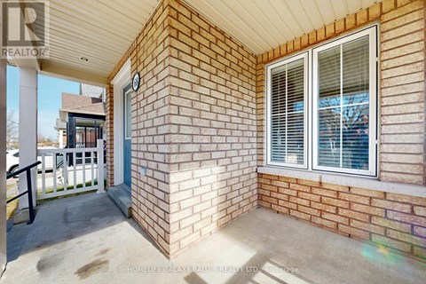 68 MCNICOL CRESCENT 3 Beds Apartment for Rent