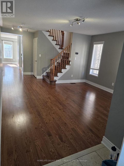 68 MCNICOL CRESCENT 3 Beds Apartment for Rent