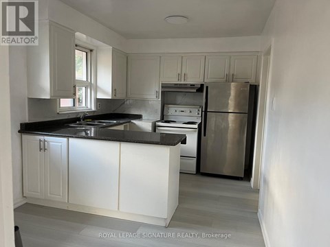 23 ALLANFORD ROAD 3 Beds Apartment for Rent