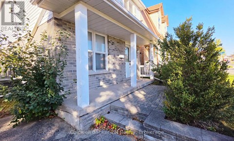 852 ATTERSLEY DRIVE 3 Beds Apartment for Rent