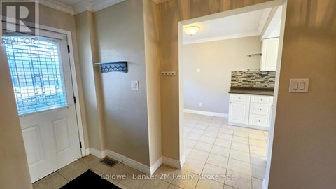 852 ATTERSLEY DRIVE 3 Beds Apartment for Rent