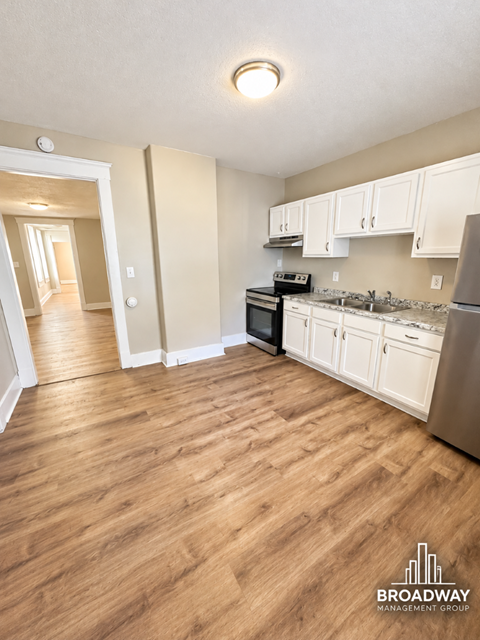 1705 1/2 Hale Avenue 3 Beds Apartment for Rent
