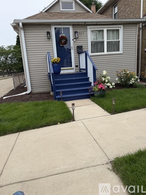 927 South Taylor Avenue 2 Beds Apartment for Rent