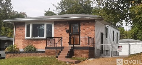 2565 Shirley Avenue 3 Beds Apartment for Rent