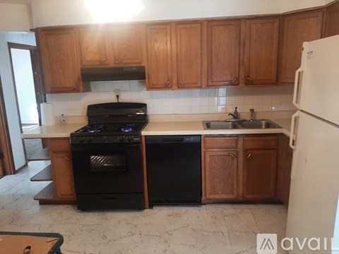 2565 Shirley Avenue 3 Beds Apartment for Rent