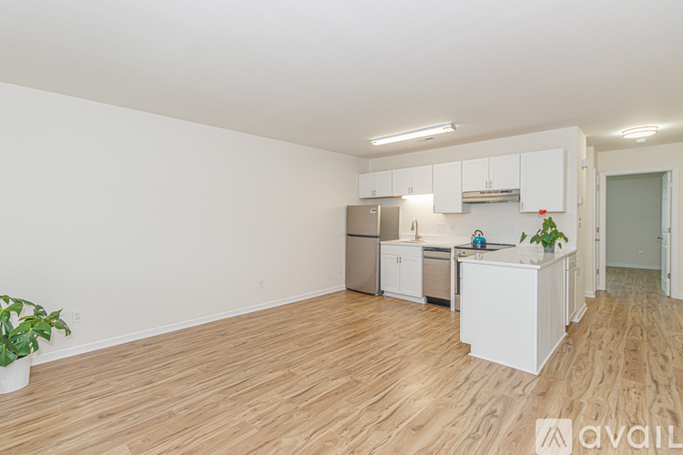 603 Wagon Wheel Road 1 Condo for Rent - Photo gallery 3