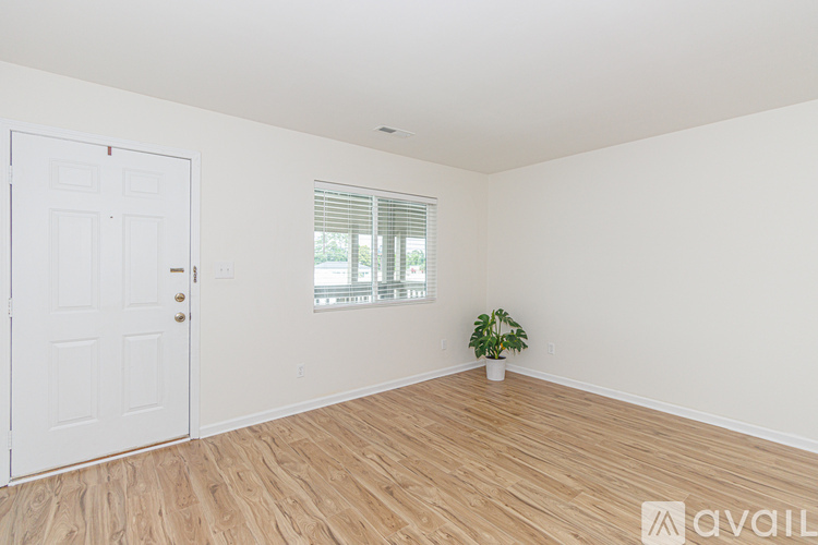 603 Wagon Wheel Road 1 Condo for Rent - Photo gallery 4