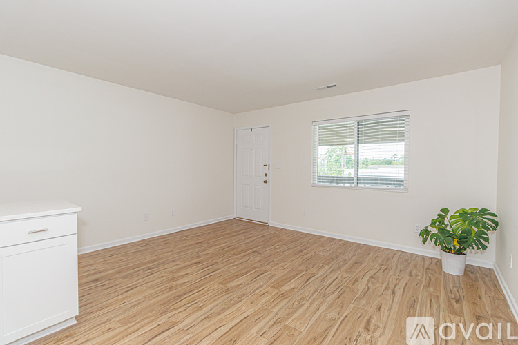 603 Wagon Wheel Road 1 Condo for Rent - Photo gallery 5