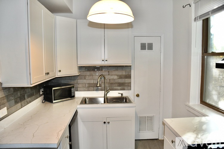941 East Hyde Park Boulevard 2 Beds Single Family Home for Rent - Photo gallery 4