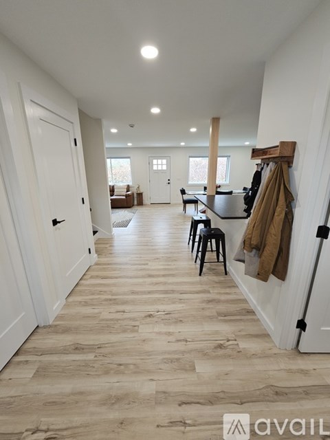 14 Newport Avenue 2 Beds Apartment for Rent