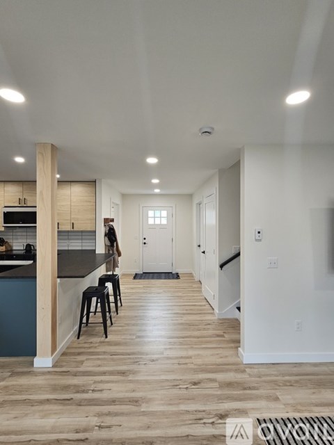 14 Newport Avenue 2 Beds Apartment for Rent