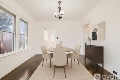 1611 Mckinnley 3 Beds Apartment for Rent