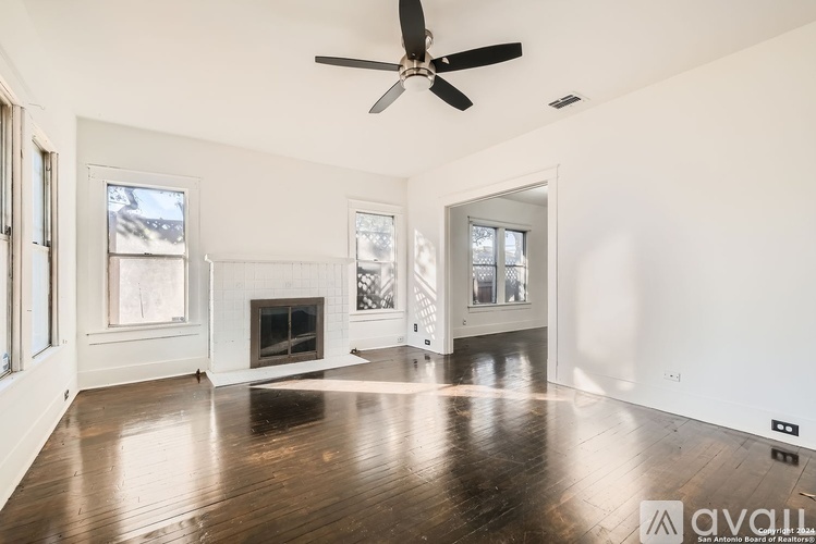 1611 Mckinnley 3 Beds Single Family Home for Rent - Photo gallery 4