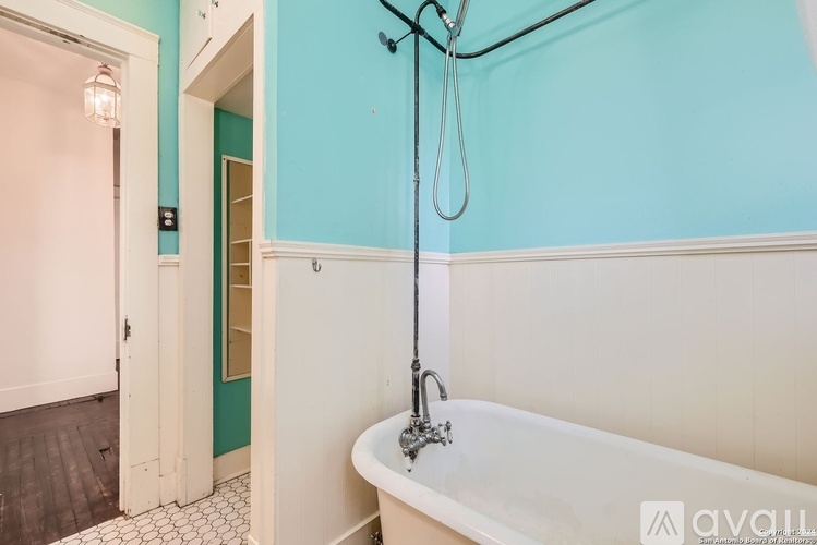 1611 Mckinnley 3 Beds Single Family Home for Rent - Photo gallery 5