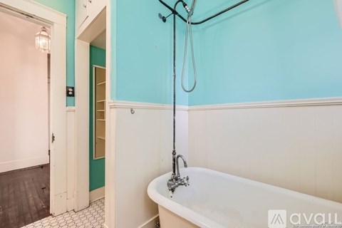 1611 Mckinnley 3 Beds Apartment for Rent