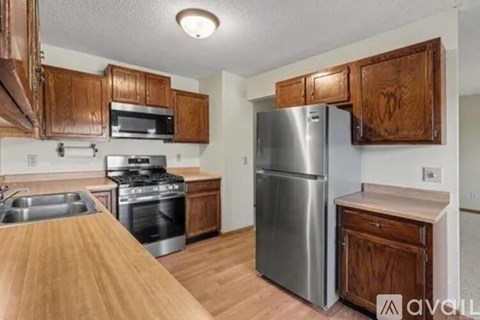 7803 Upper 167Th Street West 3 Beds Apartment for Rent