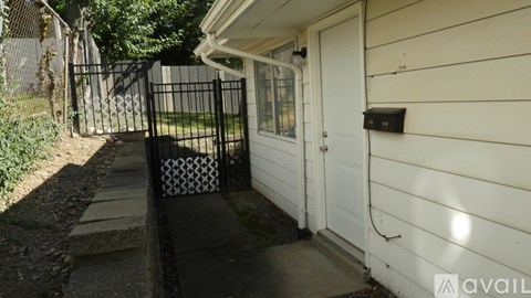 611 Liberty Street 2 Beds Apartment for Rent