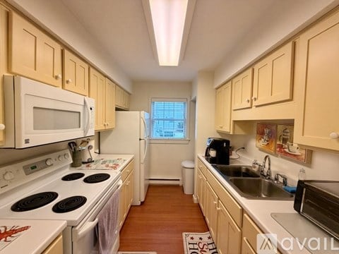 15 Long Beach Ave 2 Beds Apartment for Rent