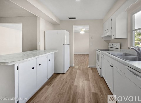 584 Madeira Drive 3 Beds Apartment for Rent