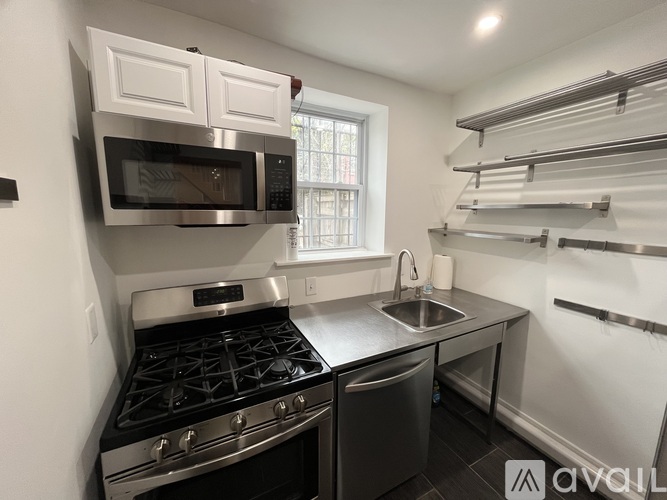 212 Parker Street Northeast 2 Beds Single Family Home for Rent - Photo gallery 5