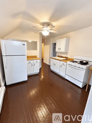 228 E Wesley St 1 Apartment for Rent - Photo gallery 2
