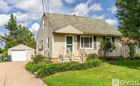 2909 33Rd St NE 3 Beds Apartment for Rent