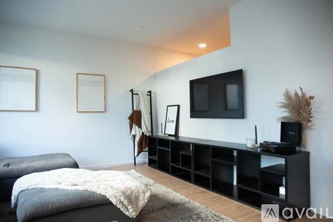 806 Olympic Street 1 Apartment for Rent