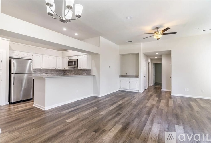 9709 Springtree Lane 2 Beds Single Family Home for Rent - Photo gallery 3