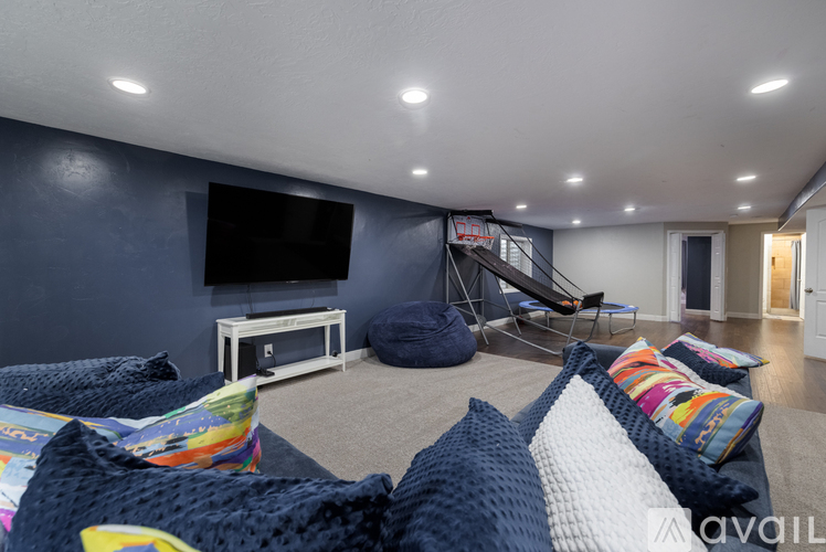 1808 South 2000 East 5 Beds Single Family Home for Rent - Photo gallery 4